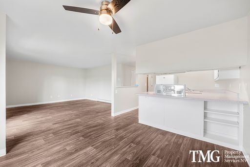 Kings Meadow Apartments | 2 Bed 2 Bath in Peaceful Troutdale Setting!