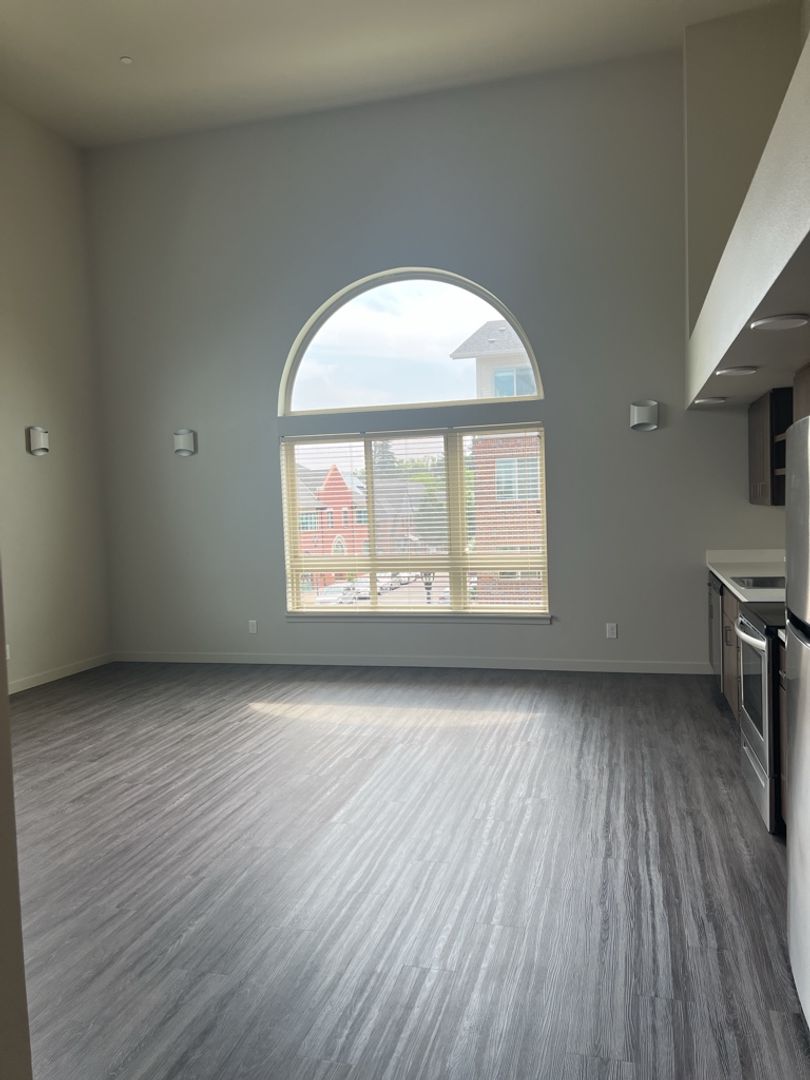 Fairview Apartment: 1650 NE Market Drive