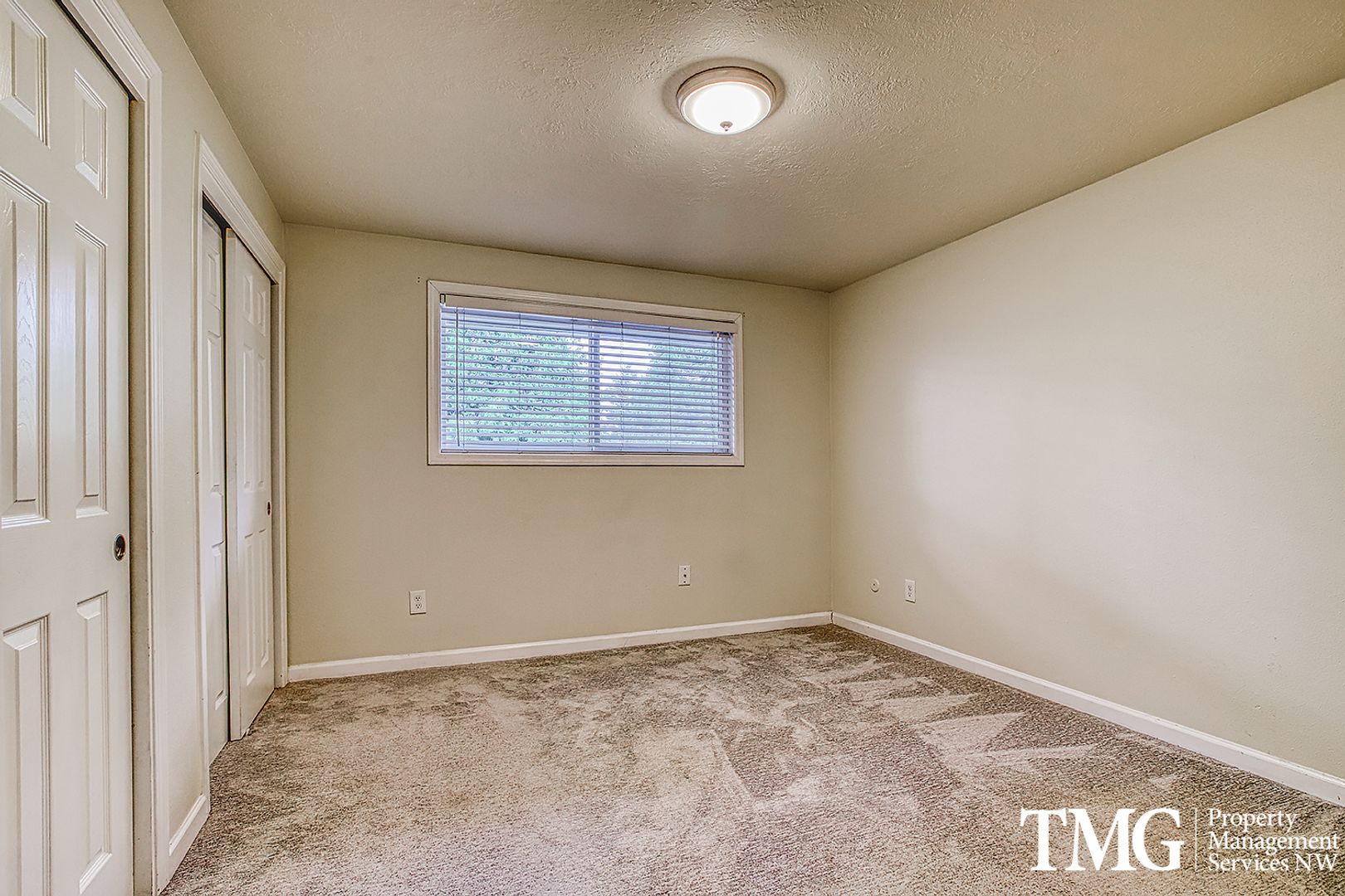 Portland Apartment: 1313 NE 131st Pl.