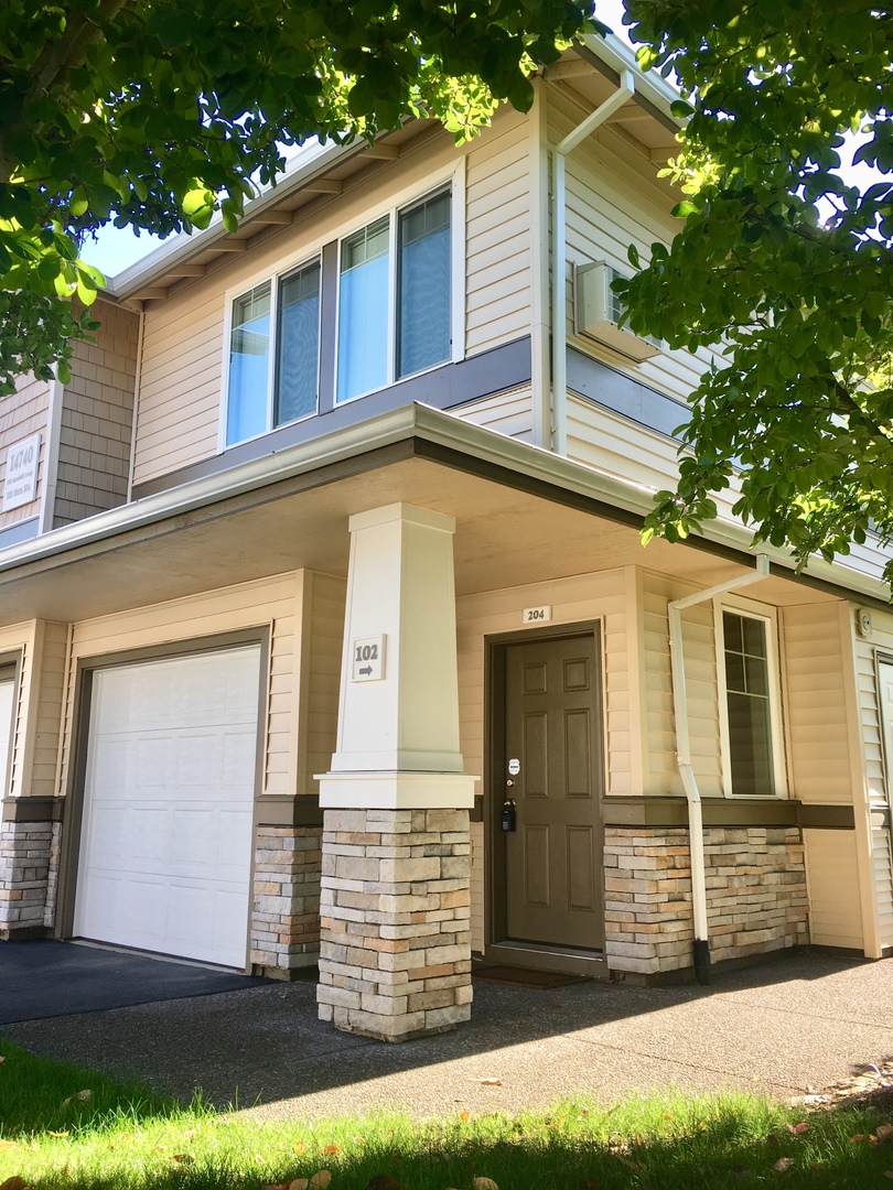 Beaverton Condo: 14740 SW Sandhill Loop, #204