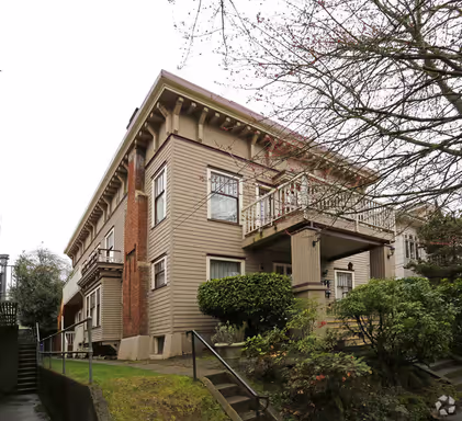 Amazing Location in NW Portland! 1 BD Apartment in Desirable NW District! – photo 1