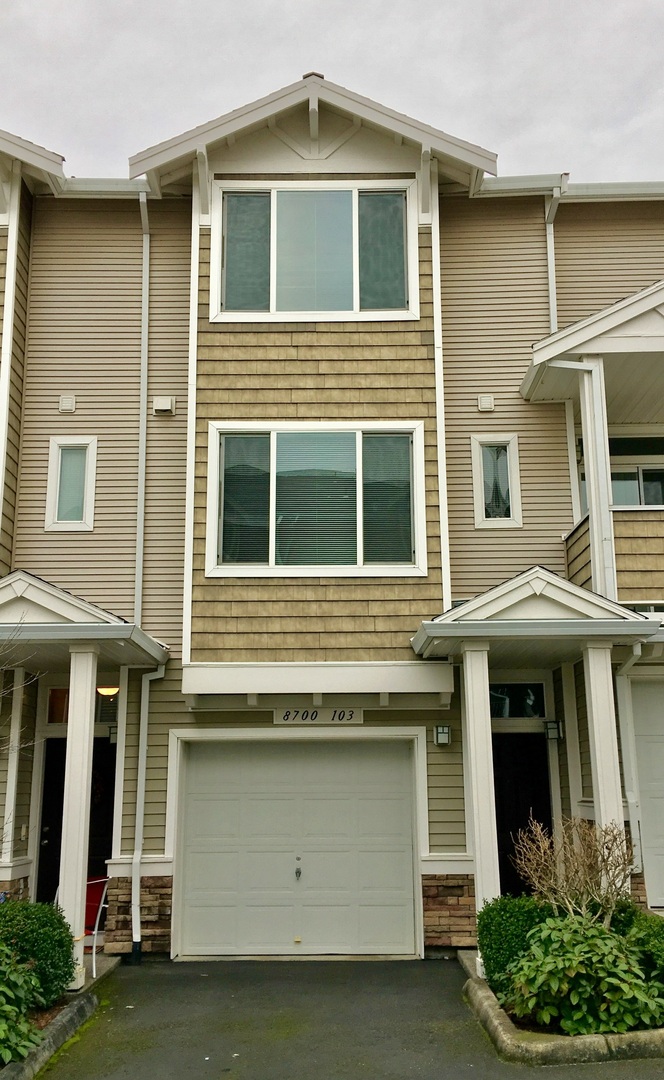 Beaverton Townhome: 8700 SW 147th Ter Unit 103