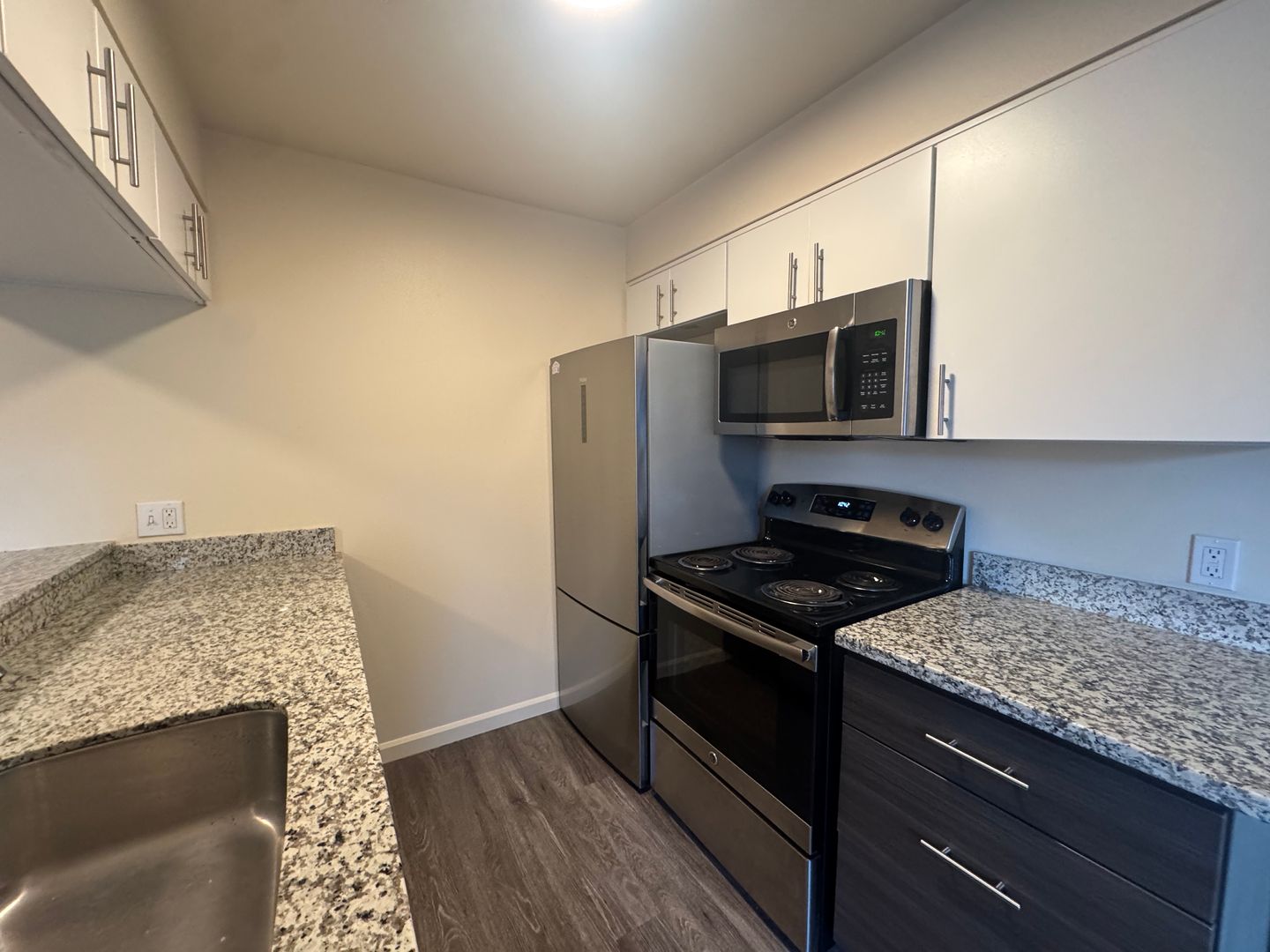 Portland Apartment: 6811 NE Grand Avenue