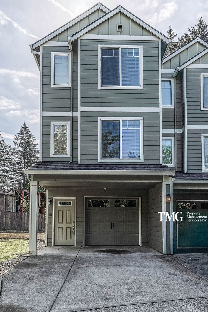 Portland Apartment: 15075 SE Powell Blvd