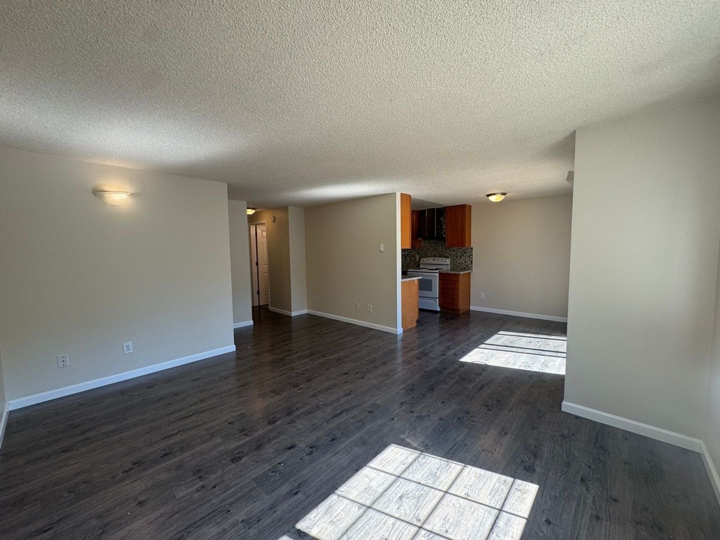 Portland Apartment: 4650 - 4702 SW Luradel St.