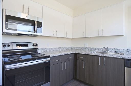 Cozy, Warm Studio Now Leasing- APPLY NOW – photo 1