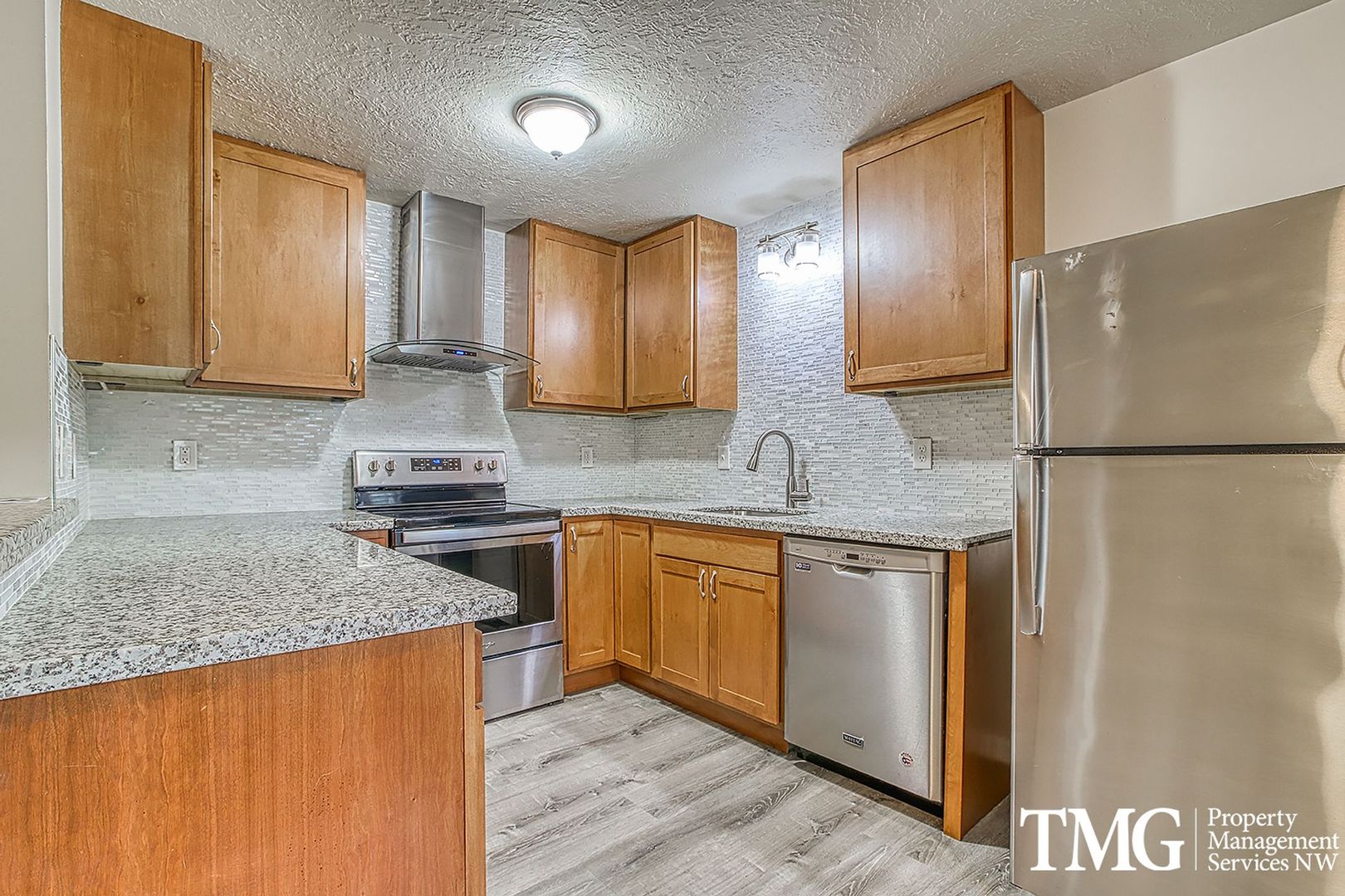 Portland Apartment: 1313 NE 131st Pl.