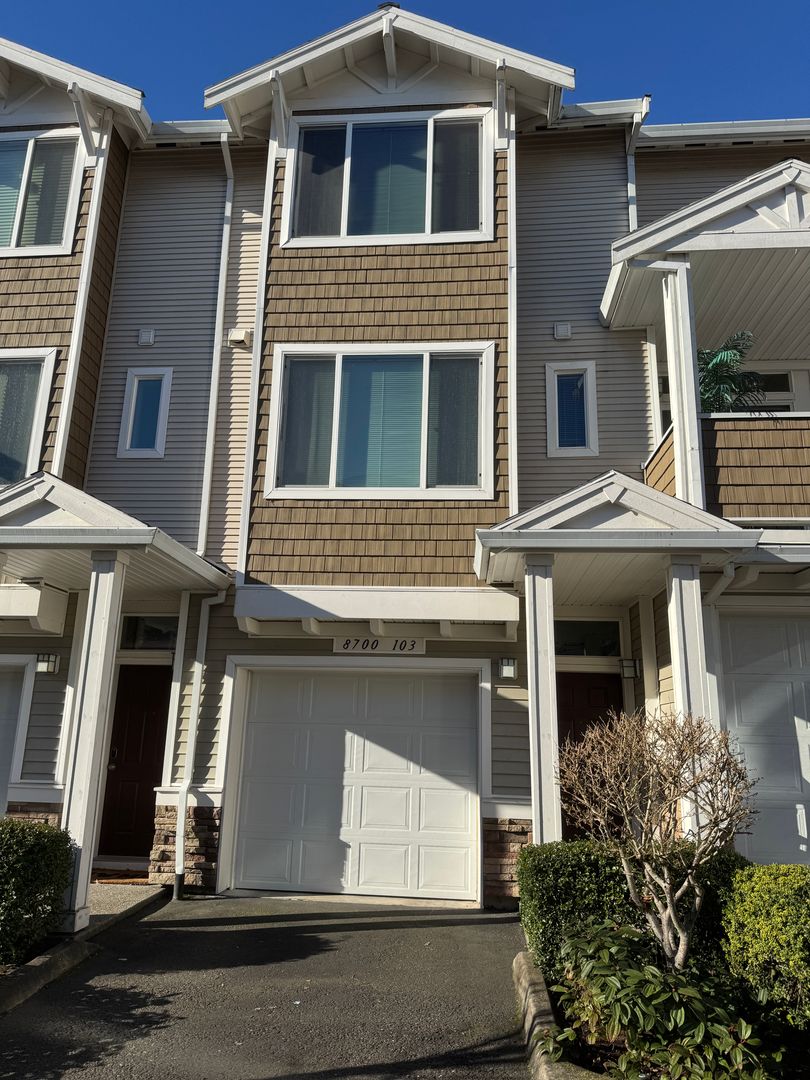 Beaverton Townhome: 8700 SW 147th Ter Unit 103