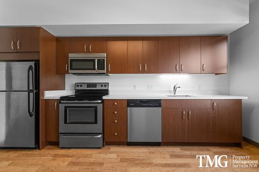 Corbett Heights | Studio Apartment in Portland with Fitness Center, Garage, and More – photo 1