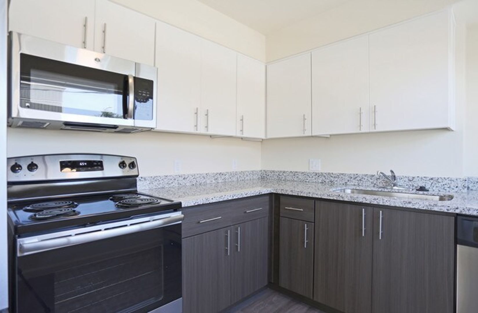Portland Apartment: 410 NE Dekum St.