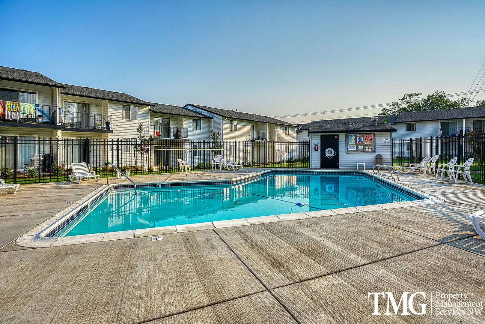 Pool at Mountain View Apartments (6 of 7)