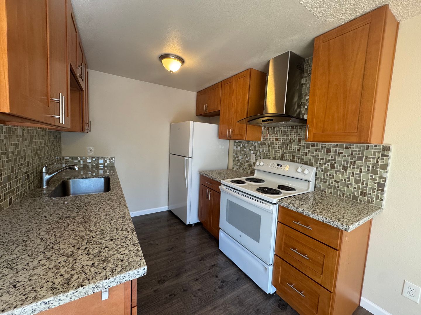Portland Apartment: 4650 - 4702 SW Luradel St.