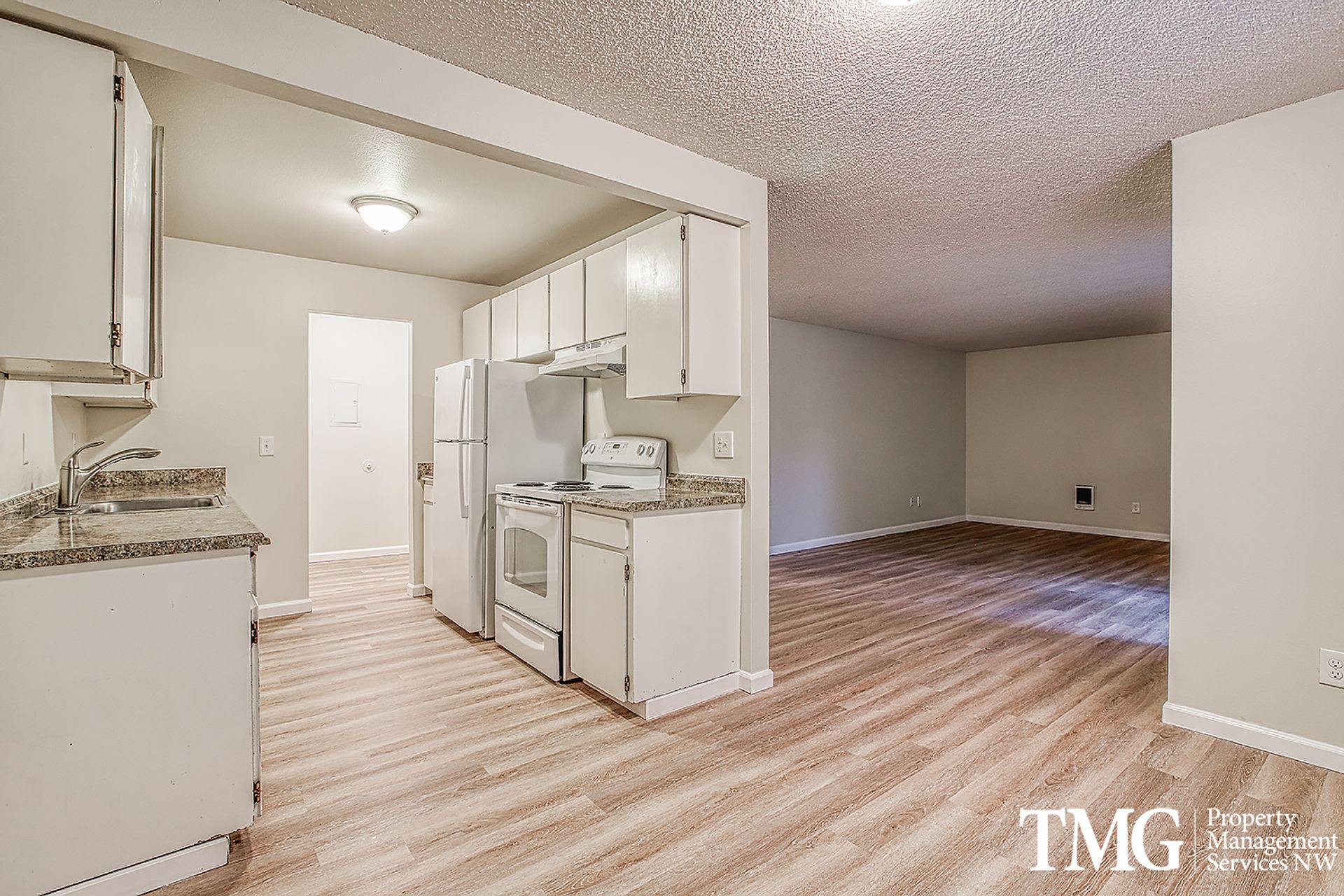 Portland Apartment: 6500 SW Scholls Ferry