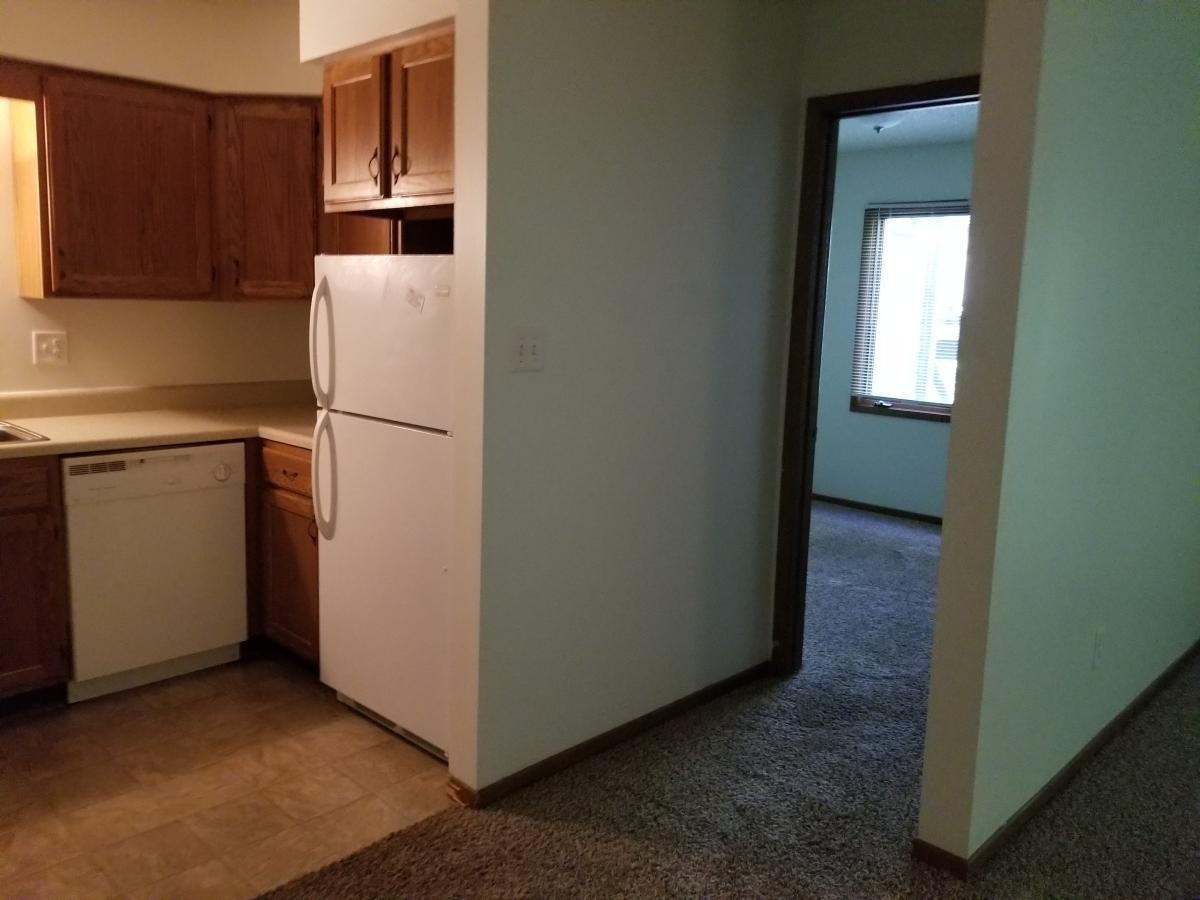 Oak Creek Chateau Apartments 7 of 8