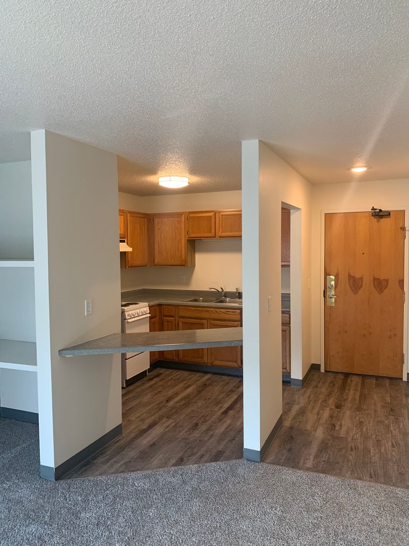 Old Main Apartments 2 of 12
