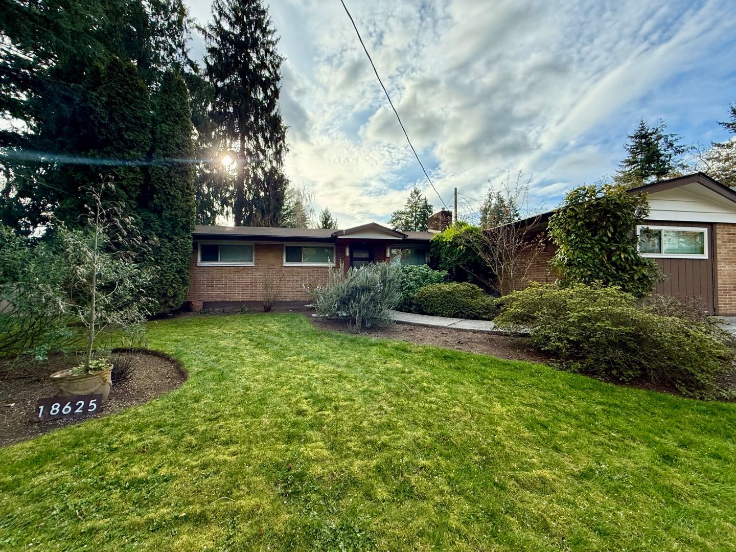 Bothell House: 18625 103rd Ave NE