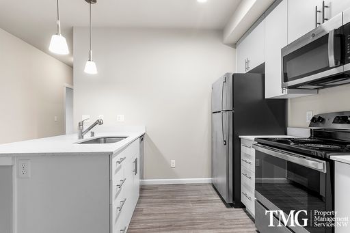Legacy Trails | 3rd Floor Apartment Home with 2 BD, 2 BA, Vaults, Quartz Countertops, and Air Conditioning!