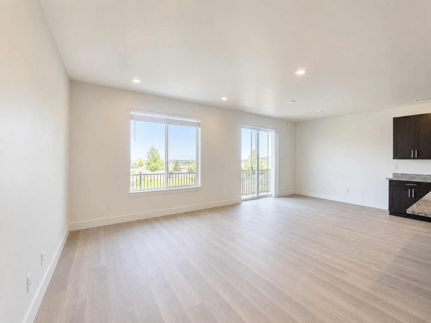1 month FREE! BRAND NEW Townhome in the Desirable Southridge Area! 7 of 12
