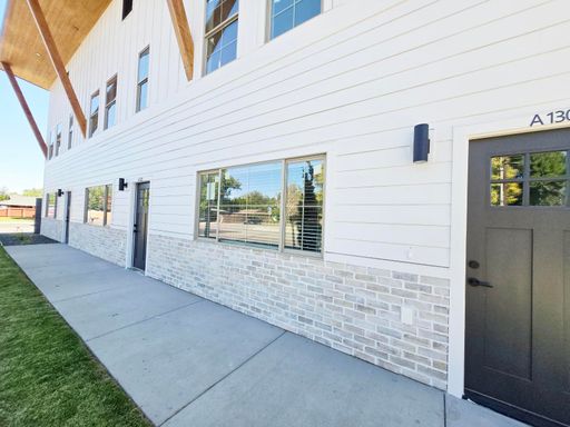 $1,000 OFF FIRST MONTH'S RENT!! – photo 1