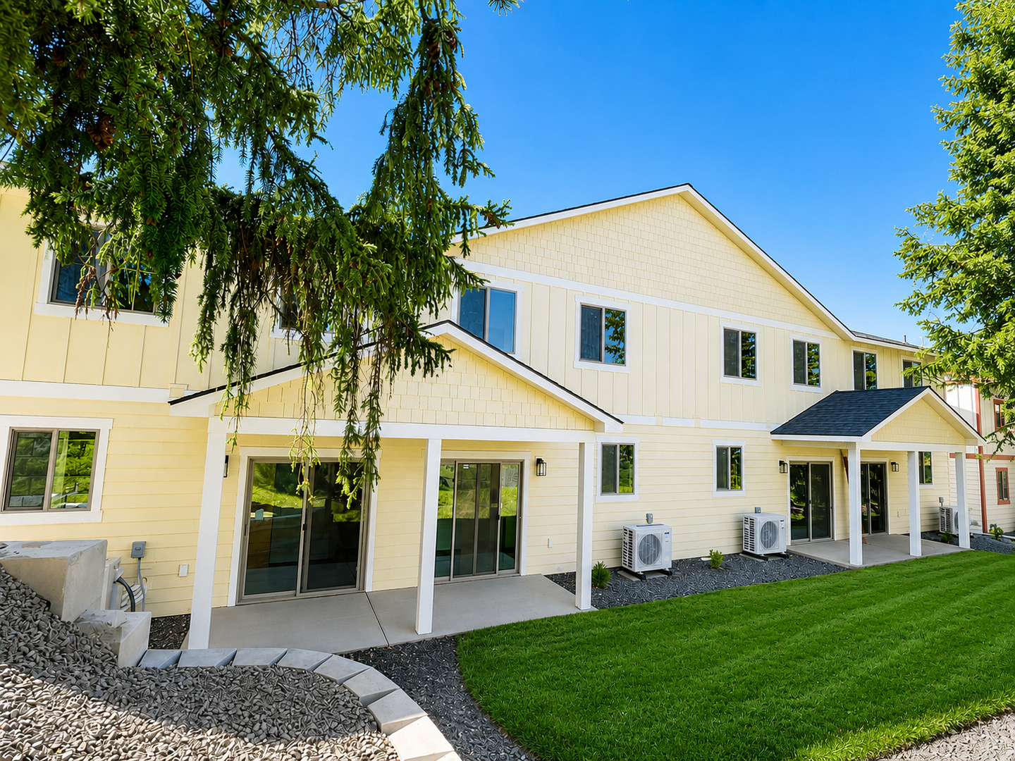 Kennewick Townhome: 3215 W 7th Ave