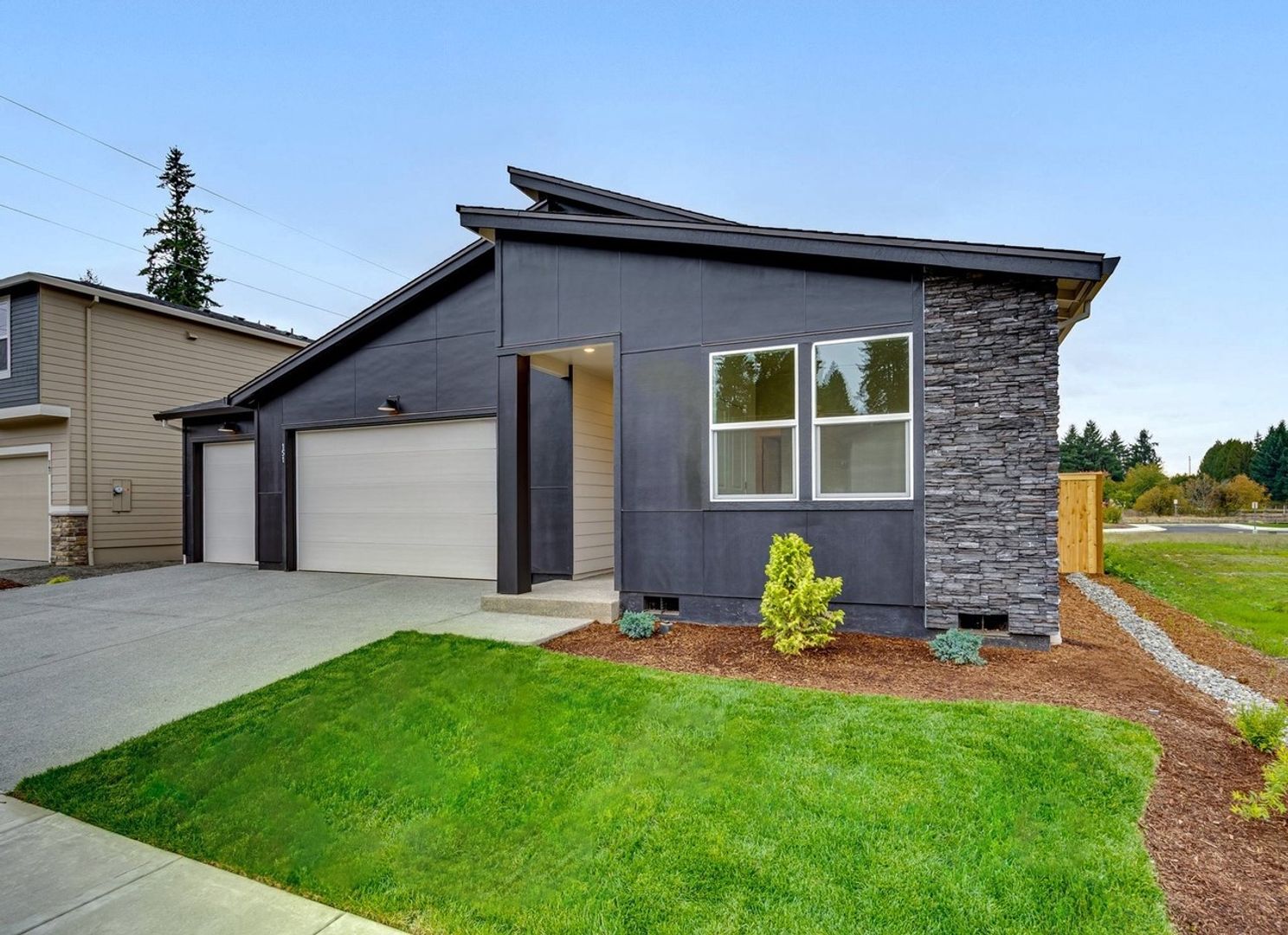 Battle Ground House: 151 NW 30th Street