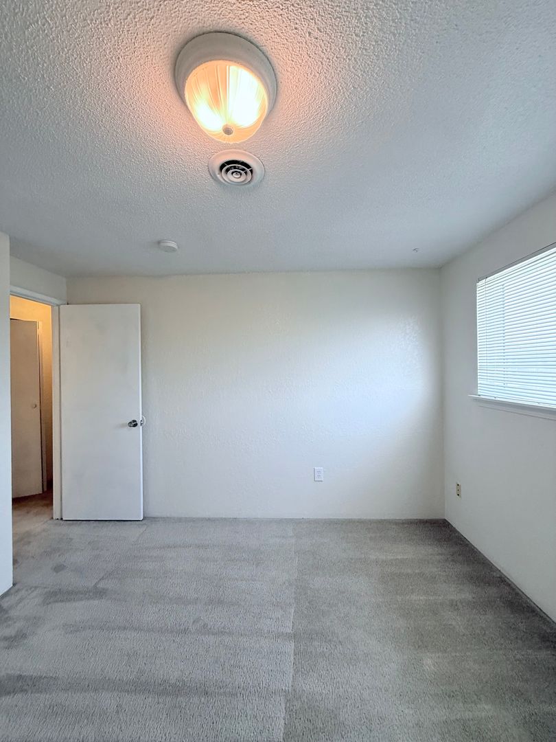 Amberbrook Townhomes 7 of 12
