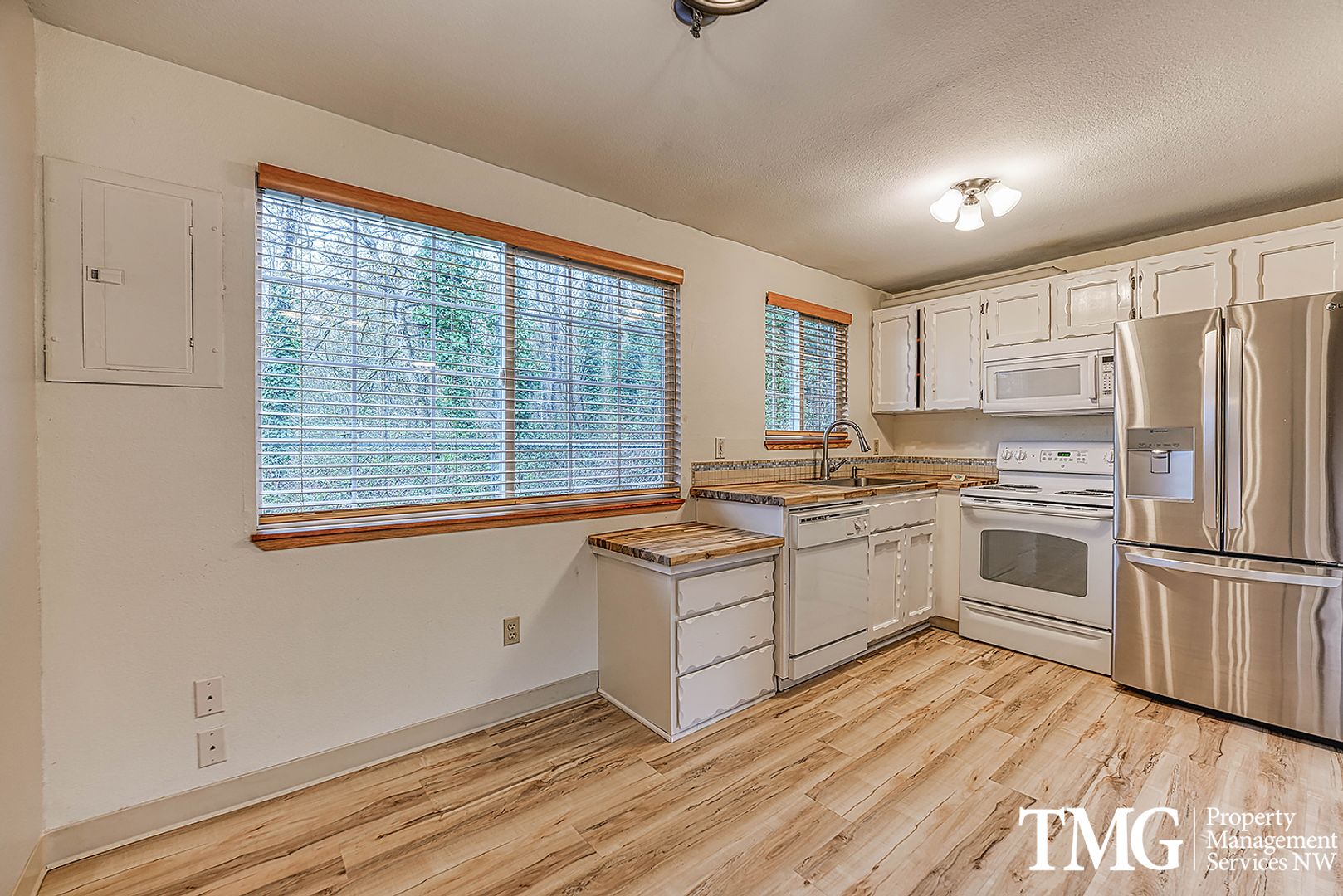 Vancouver Apartment: 1604-1610 SE Talton Avenue