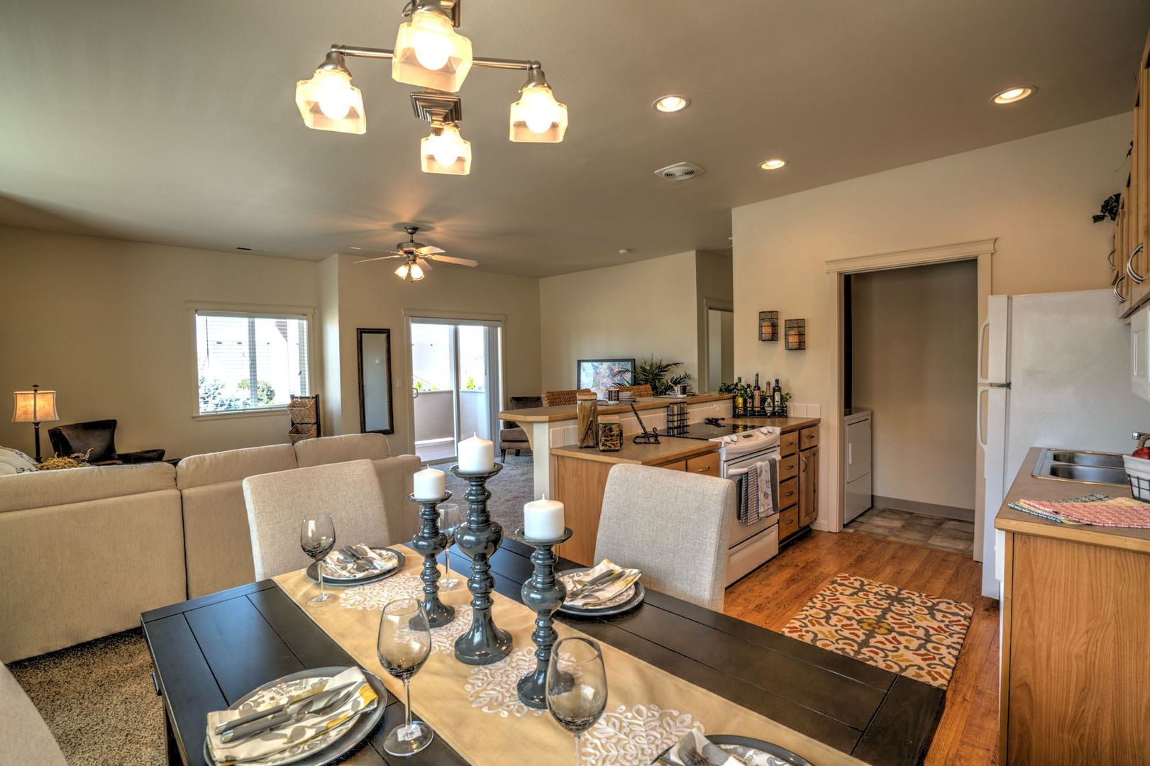 Kennewick Apartment: 8180 W 4th Ave