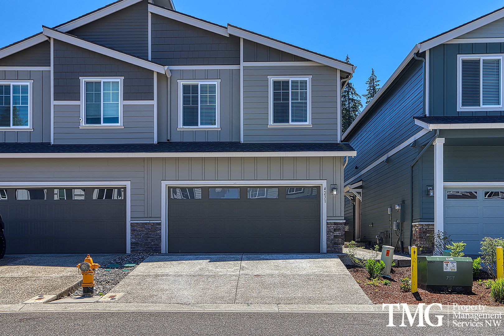 Ridgefield Townhome: 4231 S Waters Edge Way