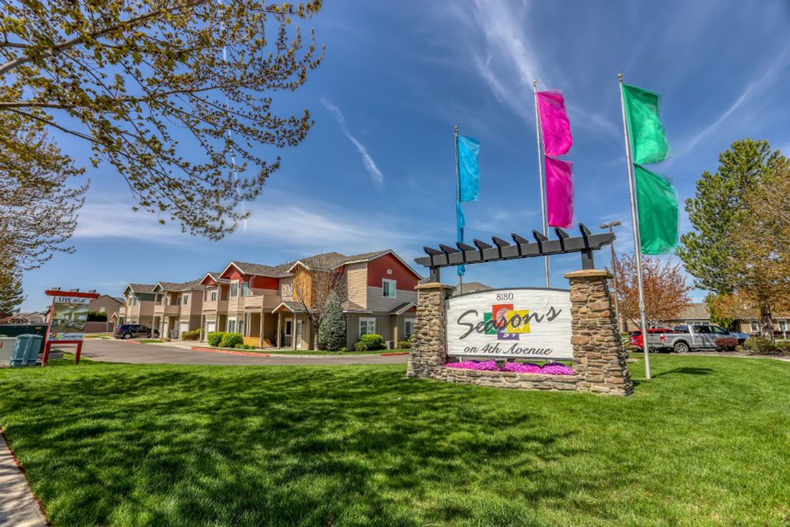 Kennewick Apartment: 8180 W 4th Ave