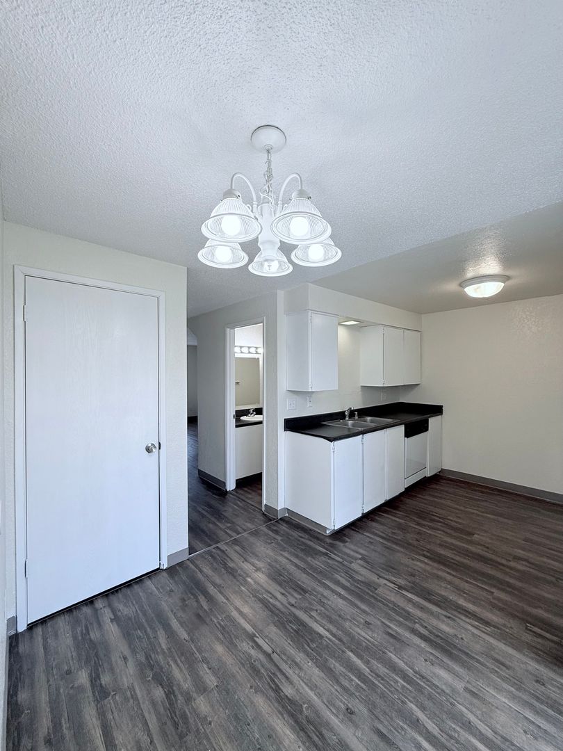 Amberbrook Townhomes 9 of 12