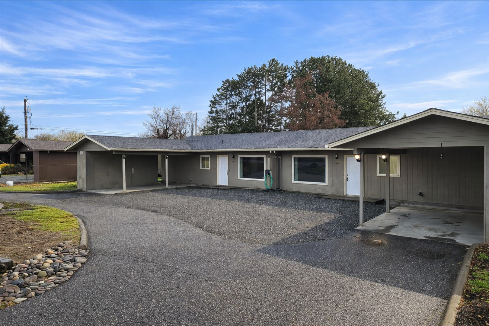 Kennewick Apartment: 5008-5010 W Canal Drive