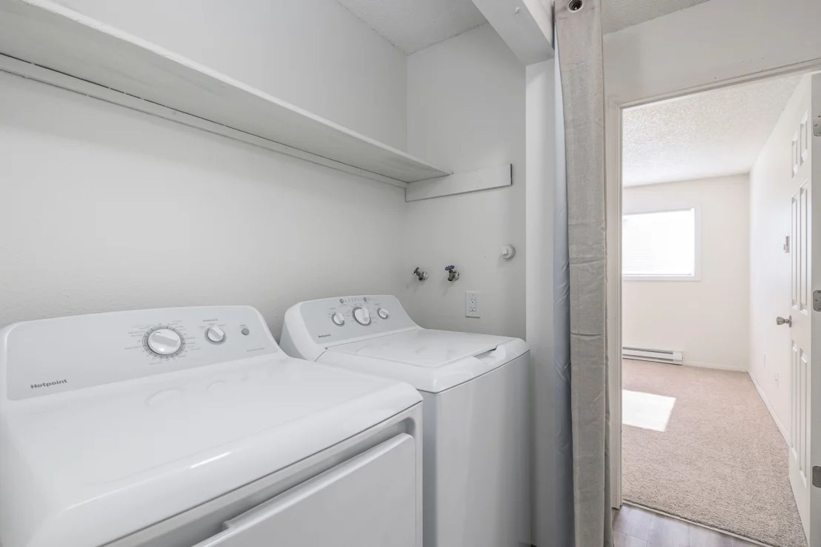 Laundry room at Hood Manor Apartments (7 of 7)