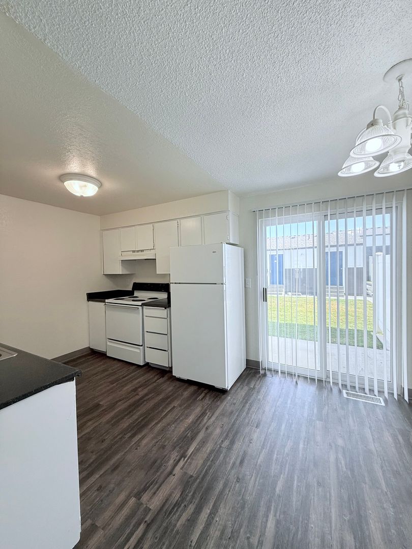 Amberbrook Townhomes 10 of 12