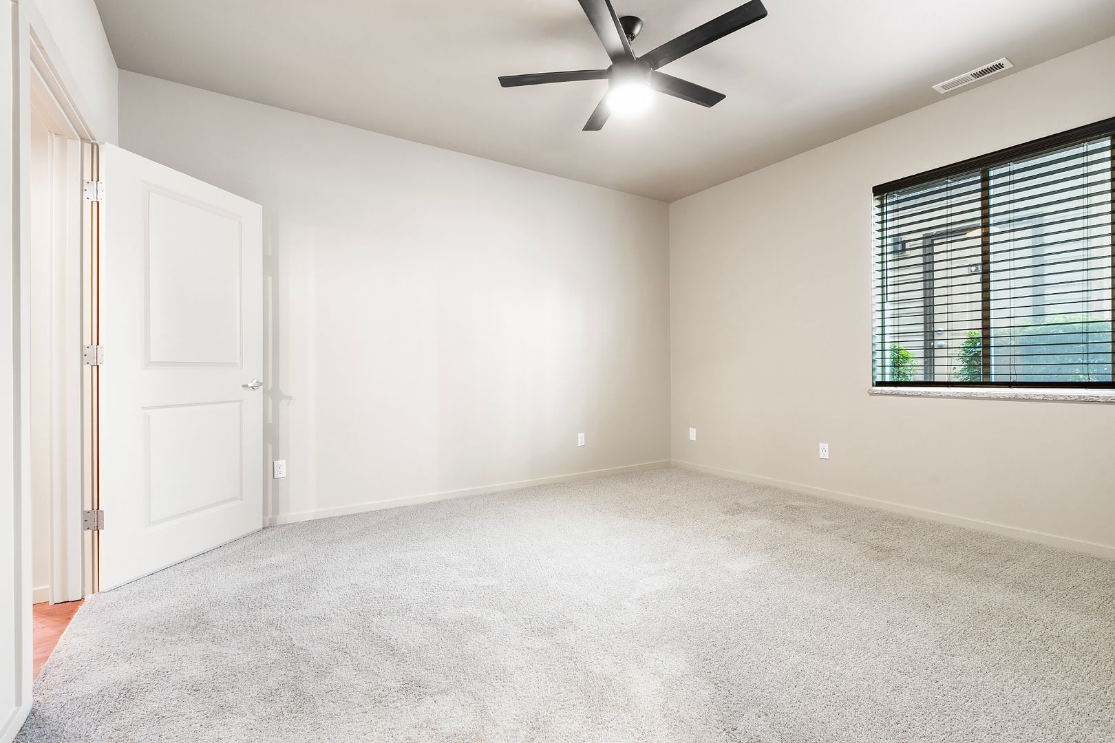 One Lake Place (OLP) 6 of 17