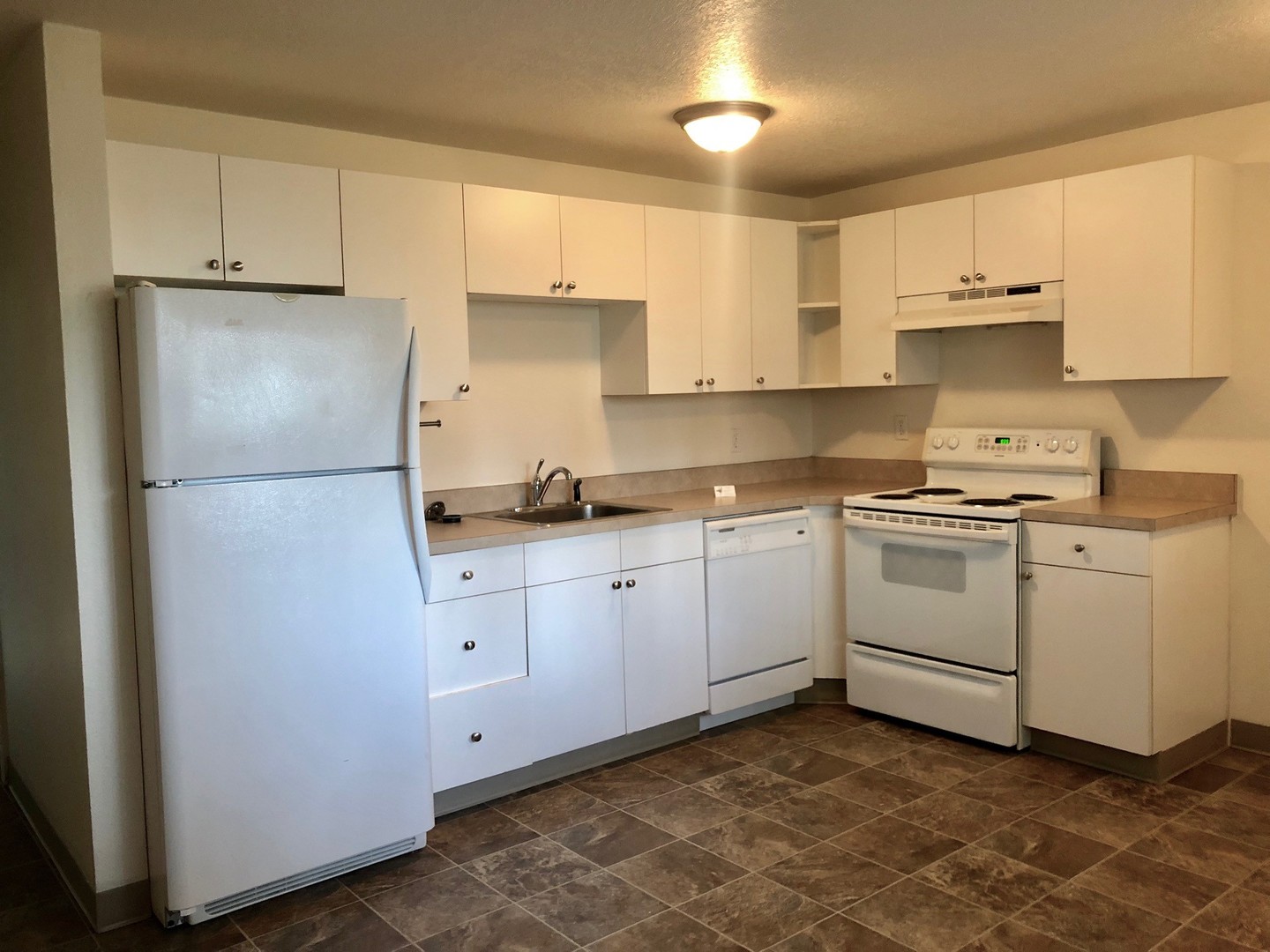 Camas Apartment: 1102-1138 E 1st Ave