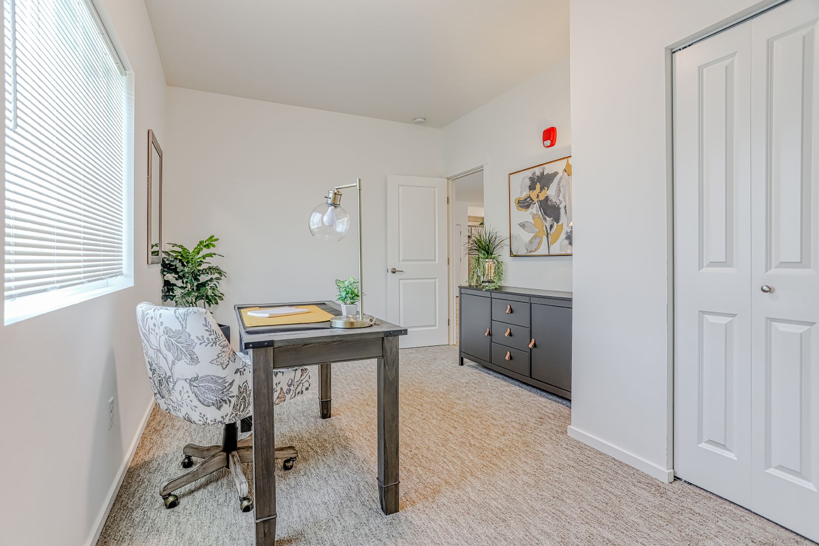 Work space at Ridgecrest Apartments (3 of 5)