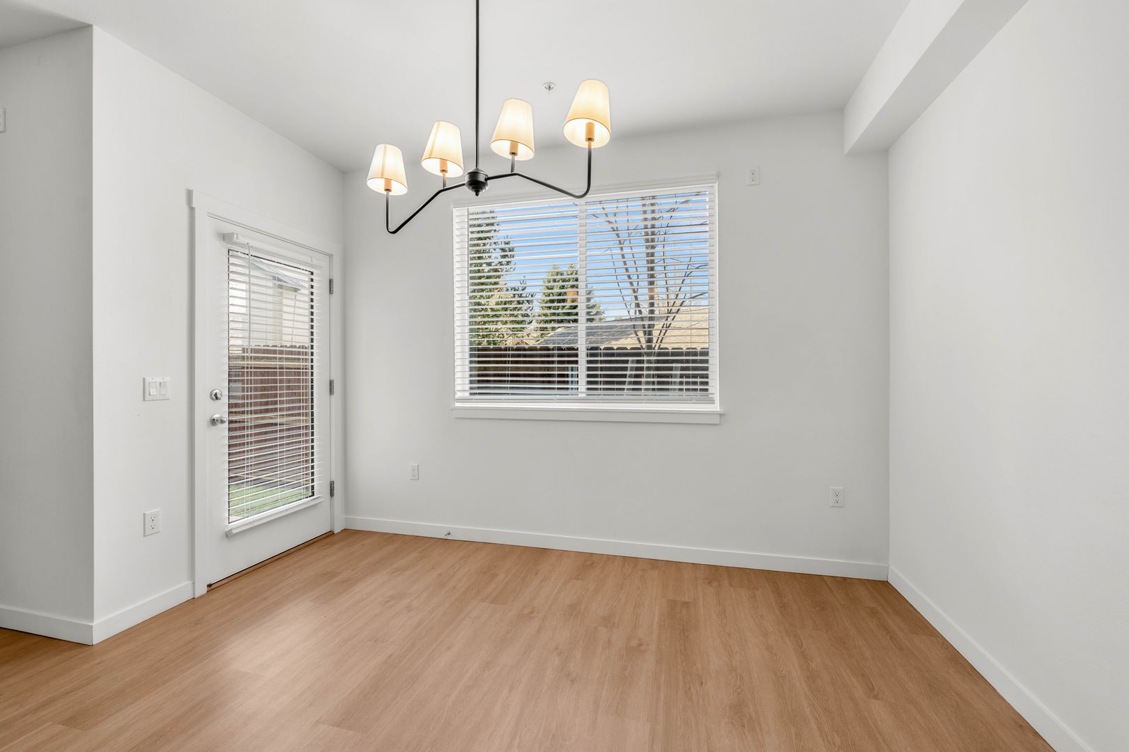 Vancouver Apartment: 7308 NE 51st St