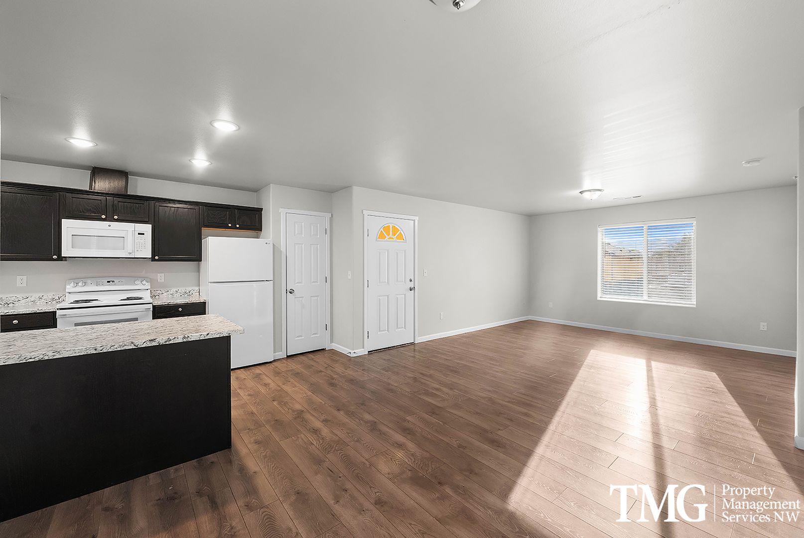 1863 West 19th Avenue, B120, Kennewick, WA 99337
