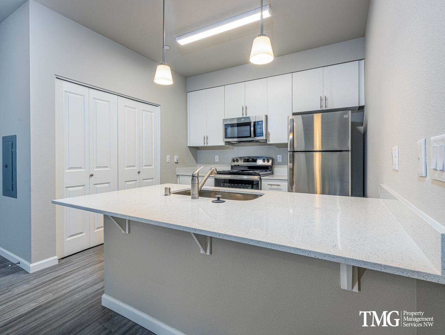 Ridgefield Apartment: 544 S Royle Rd