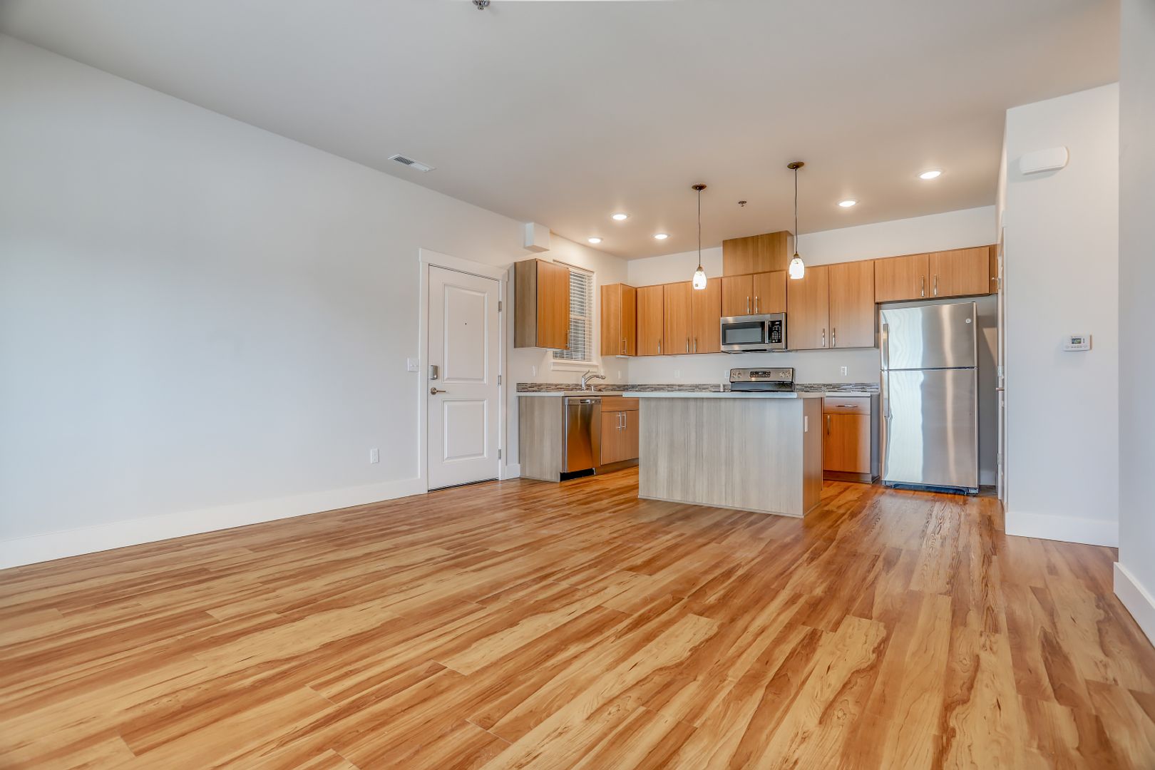 Kennewick Apartment: 7968 W 10th Ave