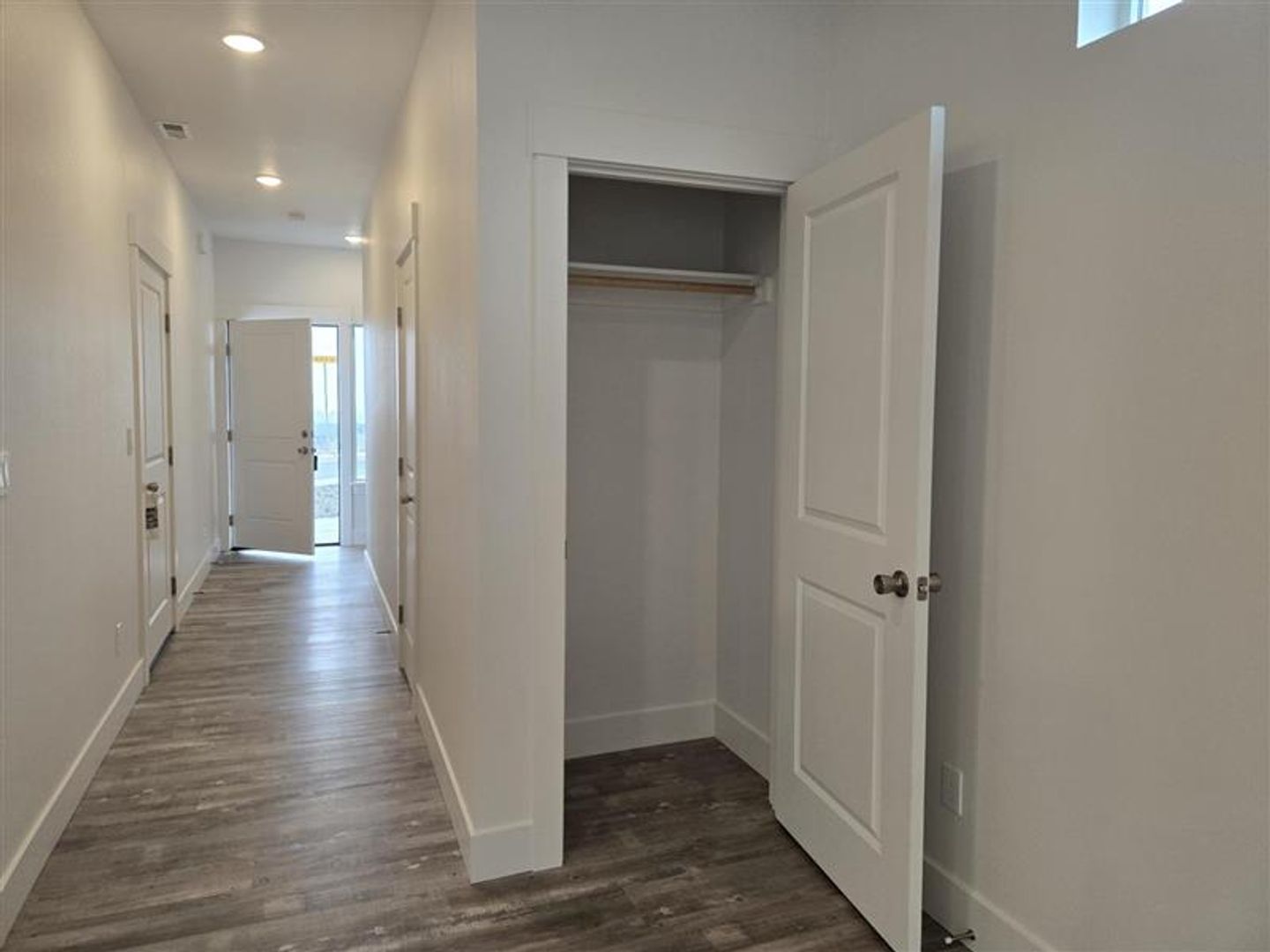 1 month FREE! BRAND NEW Townhome in the Desirable Southridge Area! 12 of 12