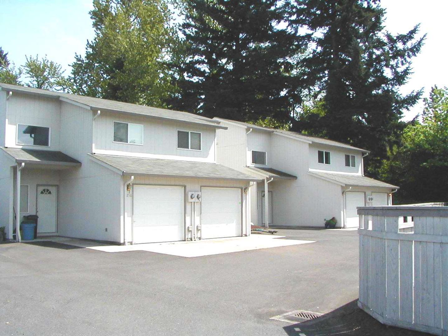 Camas Townhome: 256 SE Weir Street #2