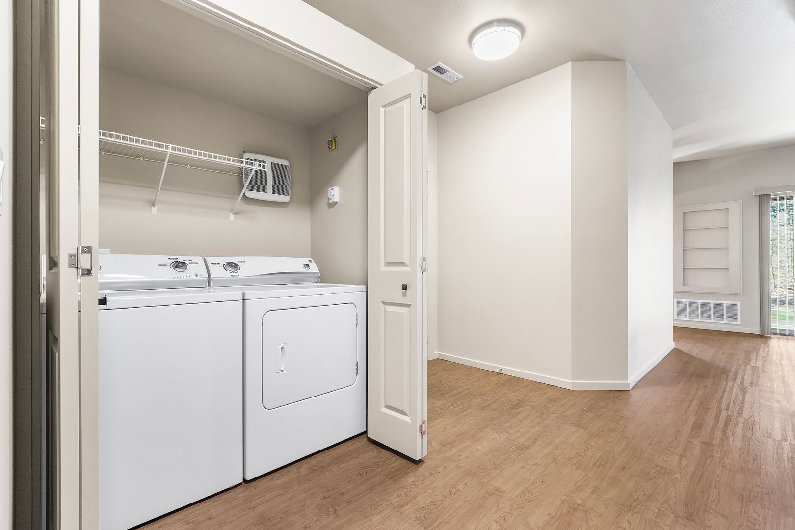 Laundry room at One Lake Place (OLP) (3 of 7)
