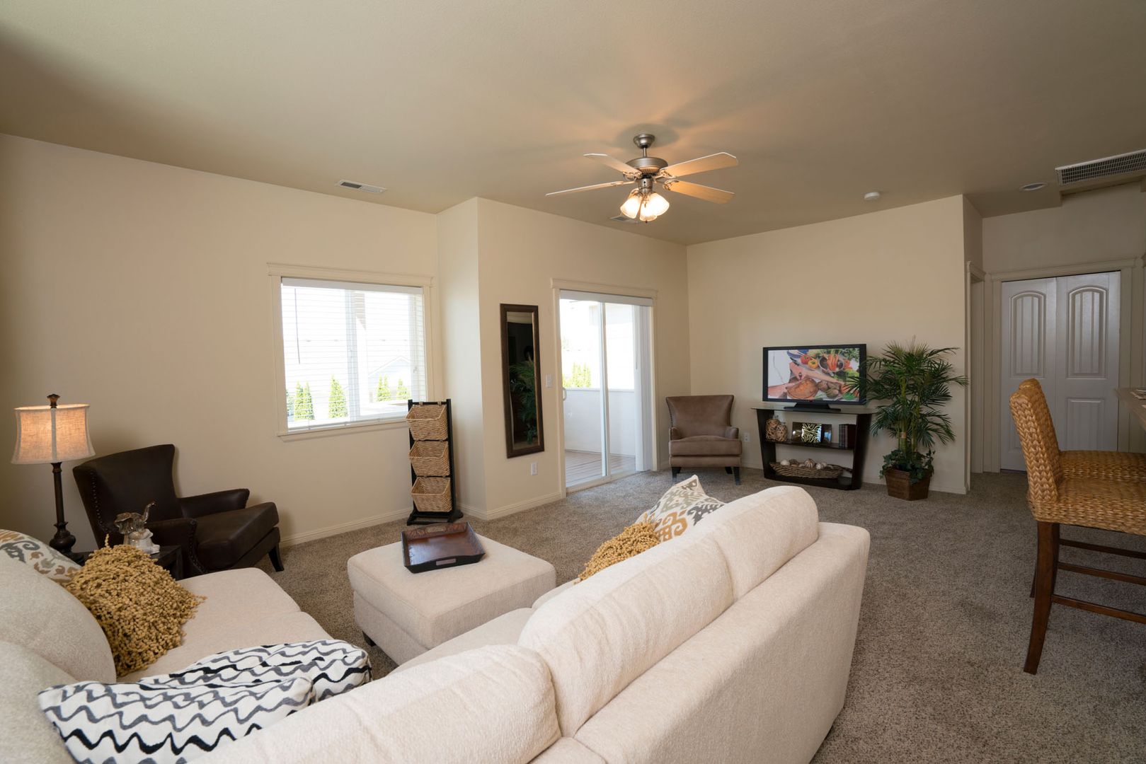 Kennewick Apartment: 8180 W 4th Ave