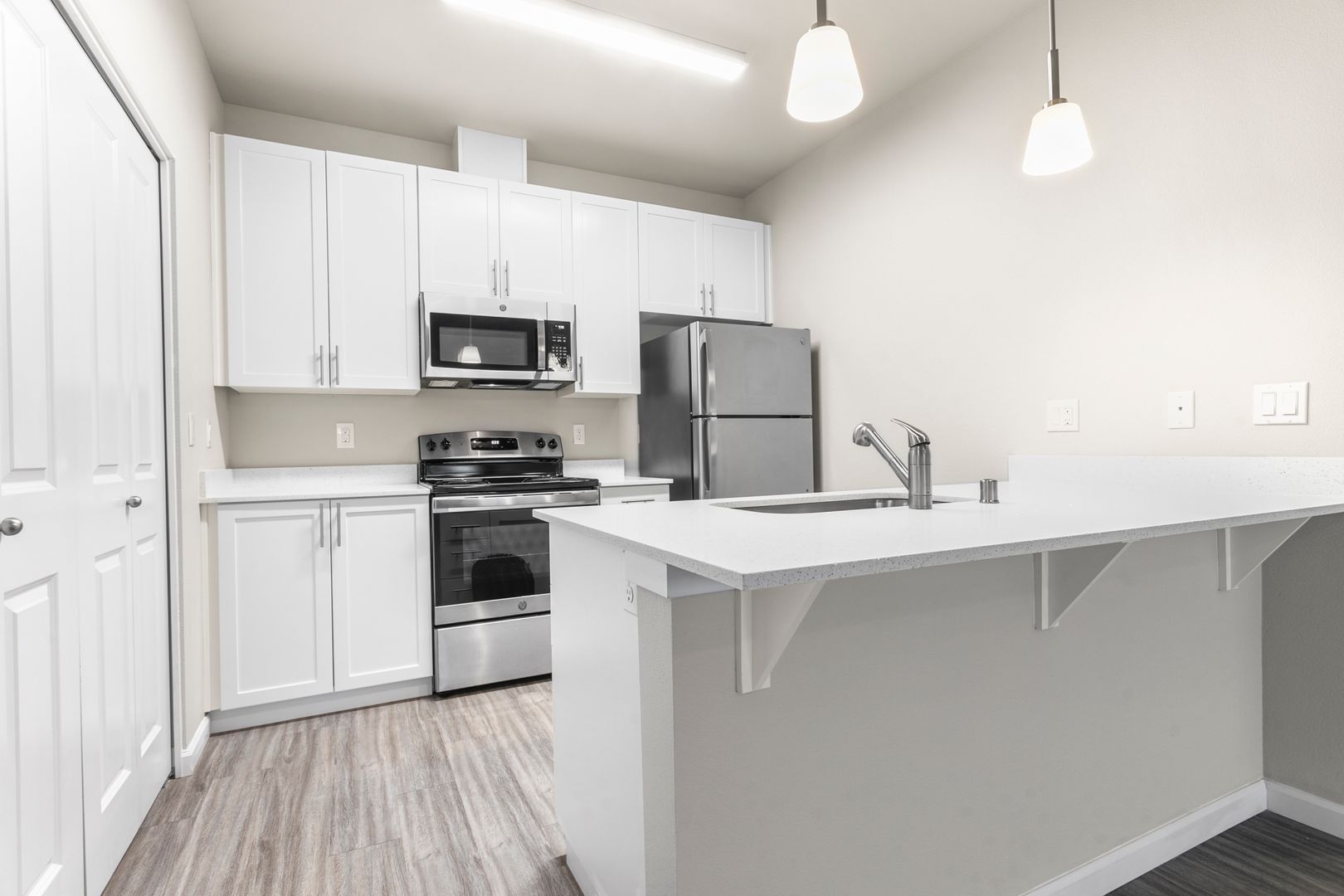 Ridgefield Apartment: 540 S Royle Rd