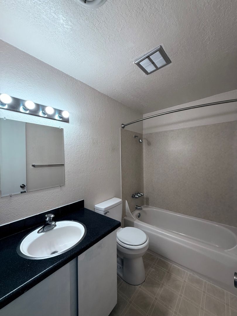 Amberbrook Townhomes 8 of 12