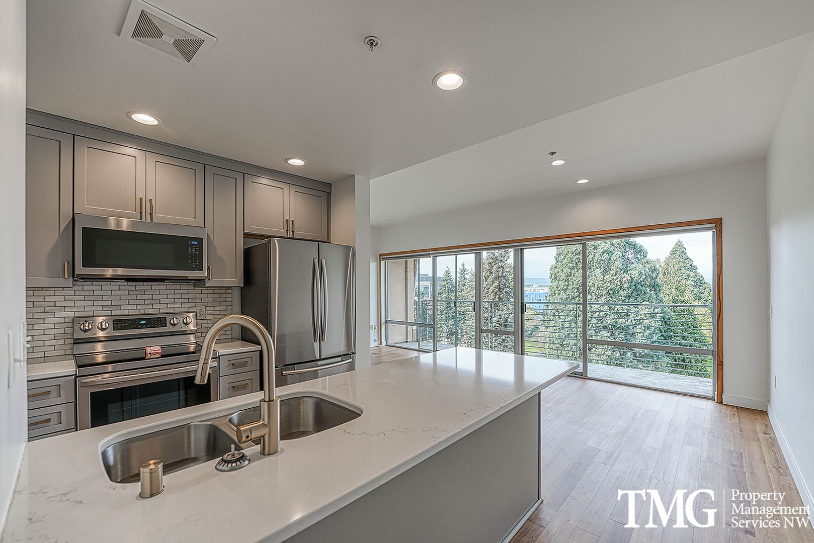 Vancouver Condo: 701 Columbia Street #704