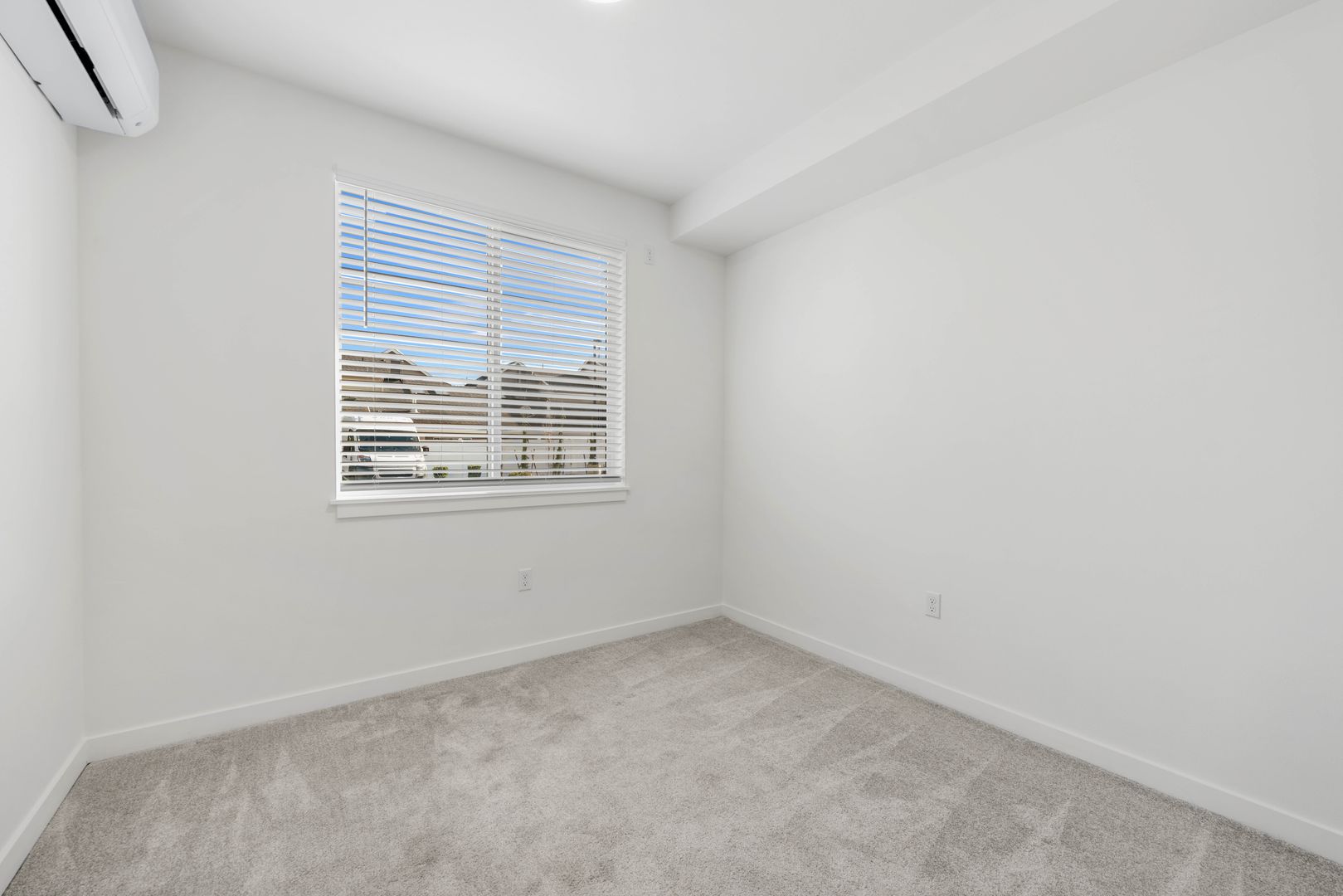 51st Street Apartments 7 of 12