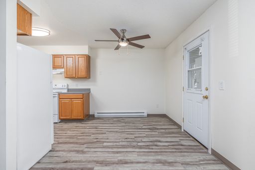 Hood Manor | 2-Bedroom Apartment with a Pool and A/C in Kennewick! – photo 1